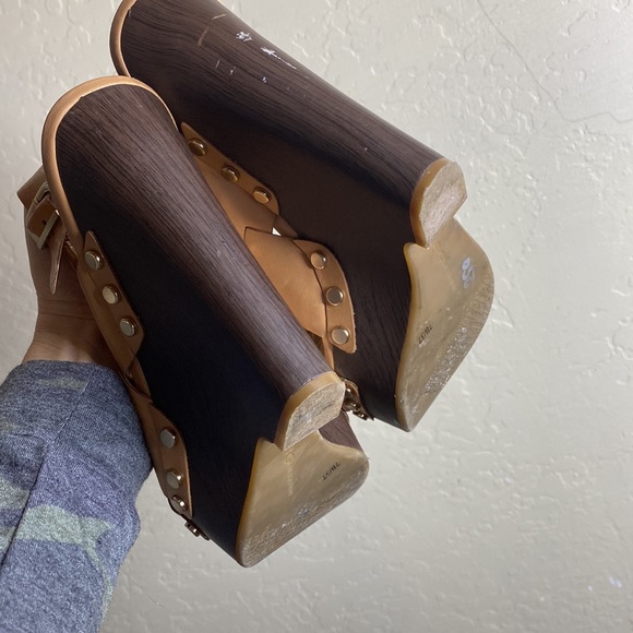 BCBG WEDGE - Picture 3 of 5